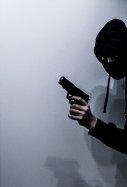 lladre amb pistola robatori - pixabay