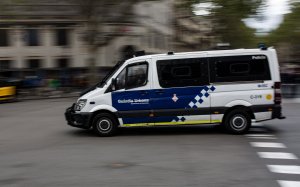 gub guardia urbana barcelona policia furgoneta / Carles Palacio