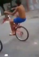 chico pierda rueda bicicleta