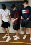 Chicos con falda a clase instituto / TikTok