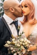 Boda muñeca hinchable / Instagram yurii_tolochko