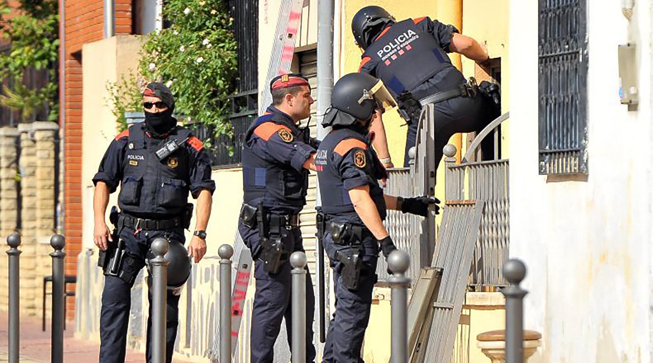 mossos acn desallotjament