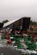 Camión cerveza accidente / Bombers