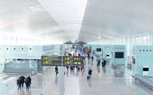 T1 del Aeropuerto de Barcelona El Prat / Wikimedia