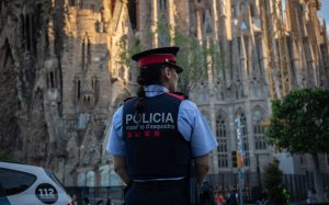 EuropaPress 2207362 agente mossos desquadra barcelona imagen archivo