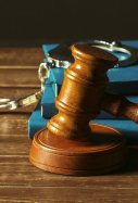 Juicio Martillo Esposas Libertad