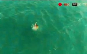 dron rescata jove 19 anys platja santa pola alacant
