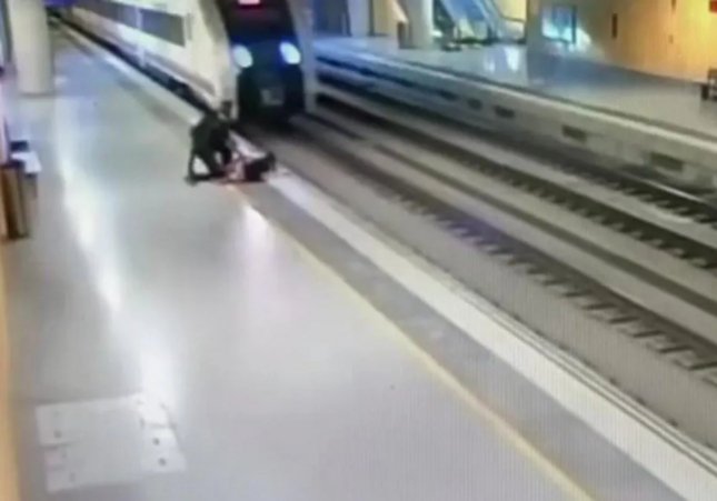 suicidi vies tren cadis