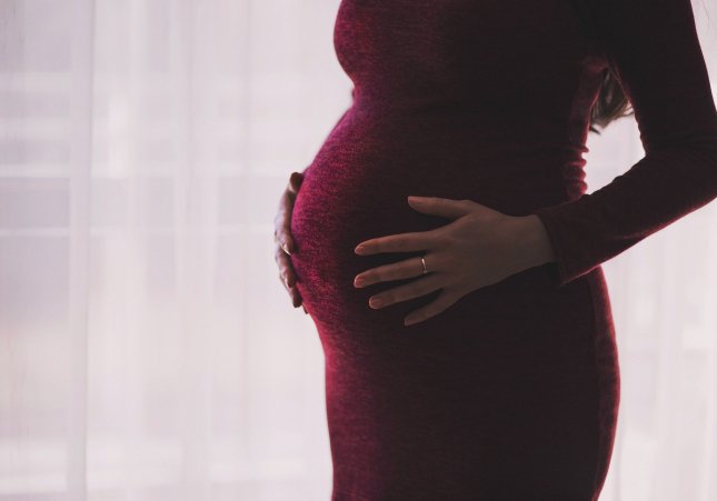 Una dona embarassada en una imatge d'arxiu / PIXABAY