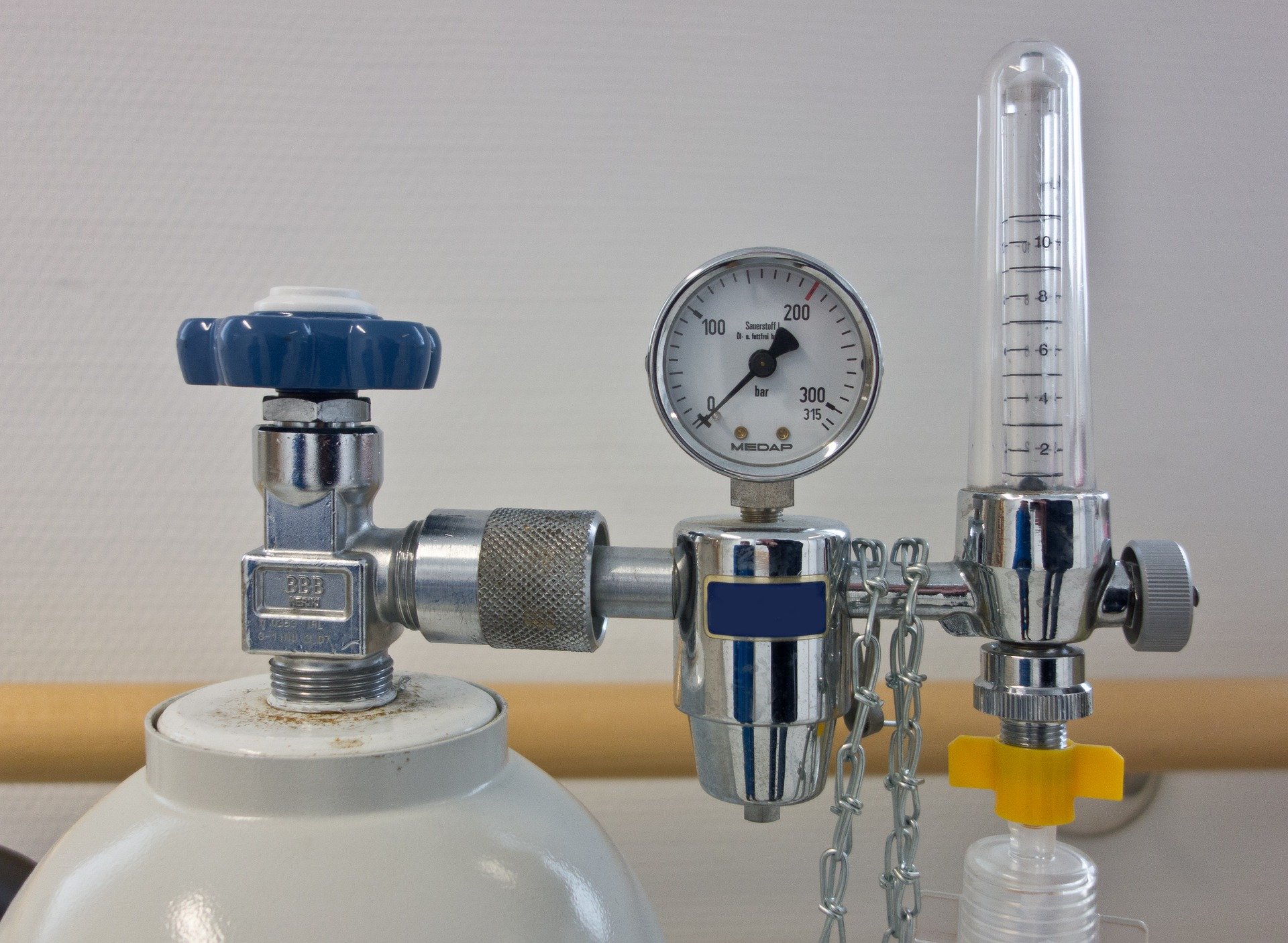Un respirador d'oxigen d'un hospital en una imatge d'arxiu / PIXABAY