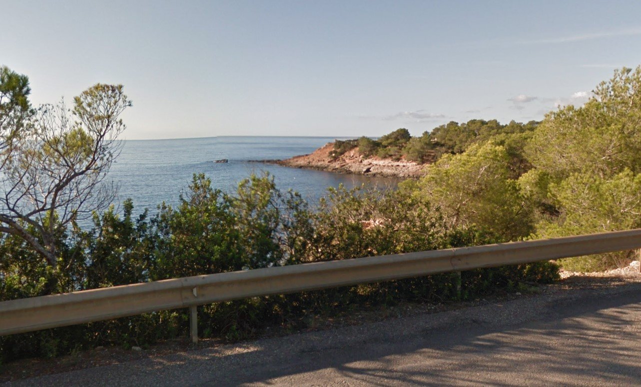 Zona propera a Sa Caleta, a Eivissa, on va ser trobat el cadàver de l'home aquest diumenge / GOOGLE STREET VIEW