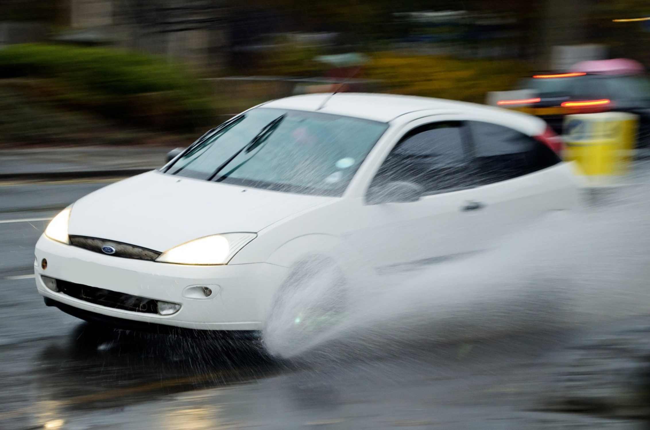 aquaplaning cotxe pluja