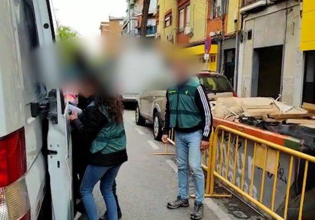 Els quatre arrestats per la Guàrdia Civil durant l'operatiu sobre les extorsions amb vídeomuntatges sexuals