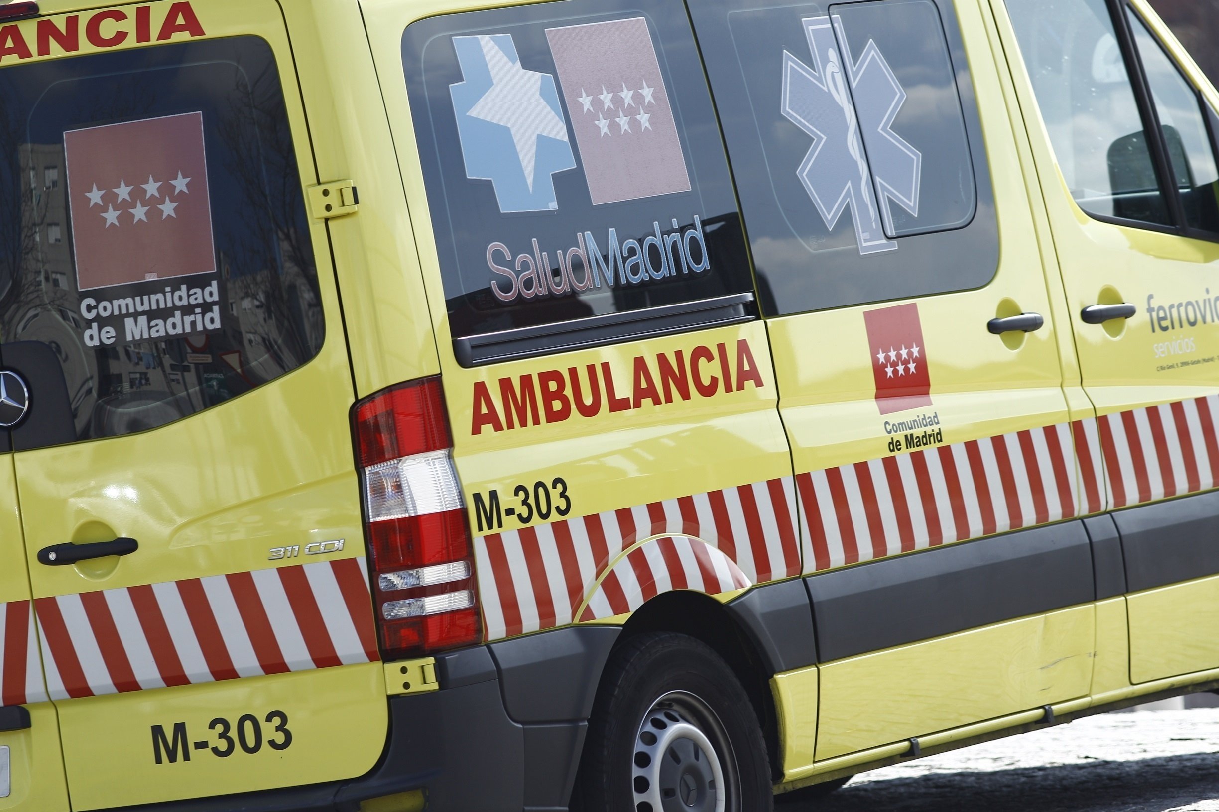 Una ambulància del Summa 112 de la Comunitat de Madrid com la que s'ha desplaçat fins al pis de Fuenlabrada aquest dilluns / EUROPA PRESS