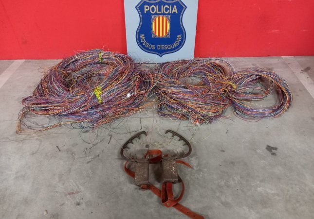 Els 125 metres de cable de coure furtat al Ginestar / MOSSOS D'ESQUADRA