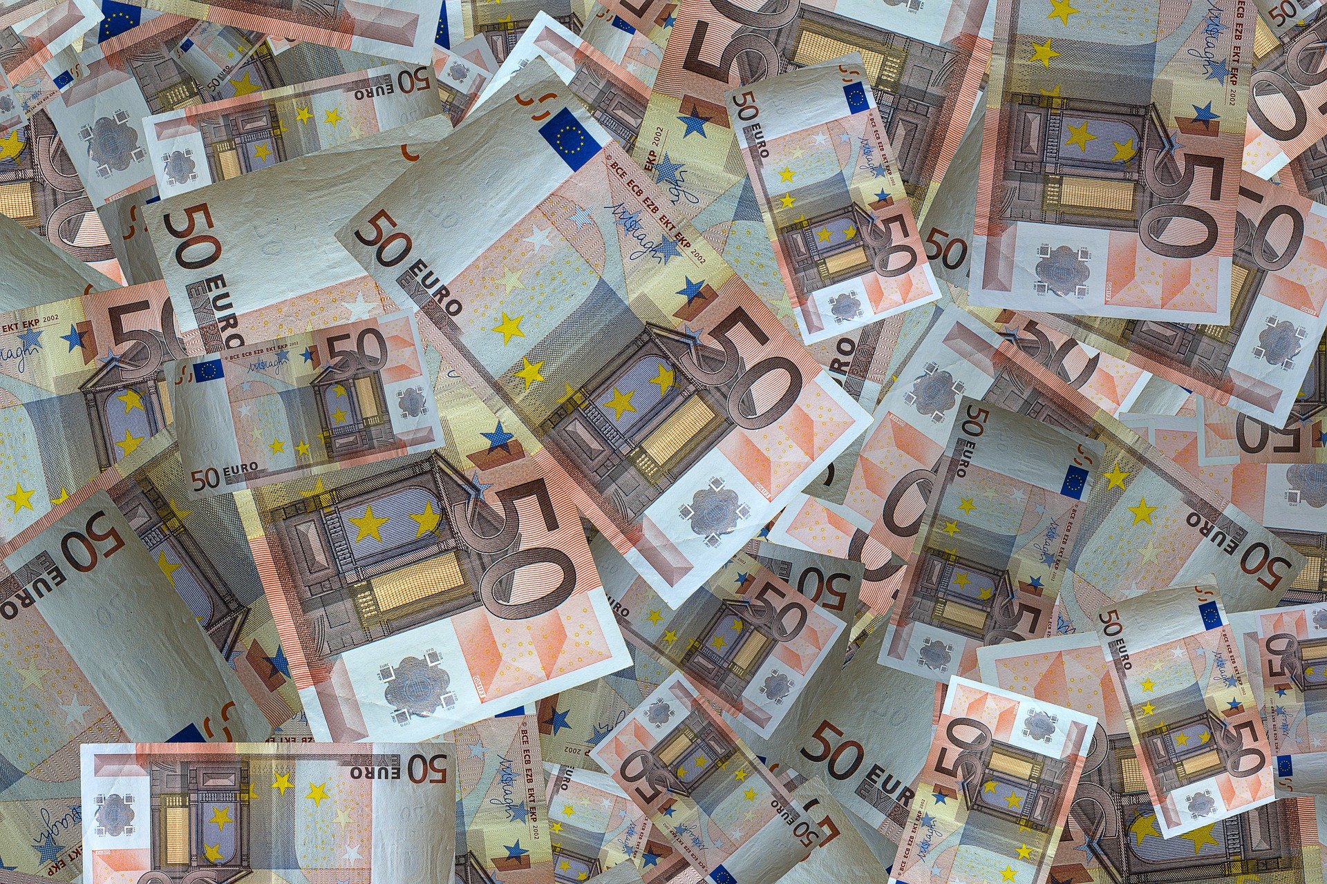 Bitllets de 50 euros en una imatge d'arxiu / PIXABAY