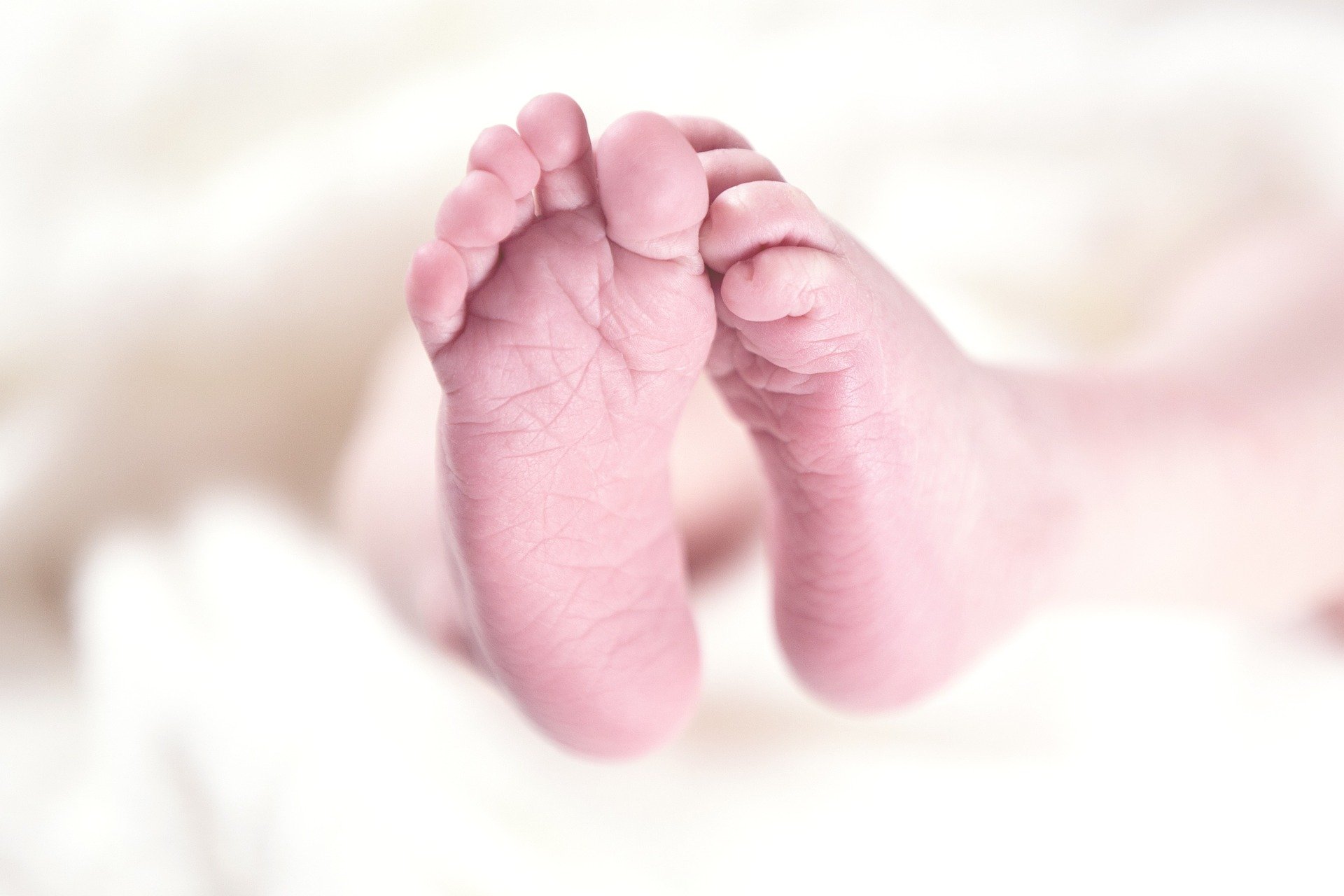 Imatge d'arxiu dels peus d'un nadó / PIXABAY