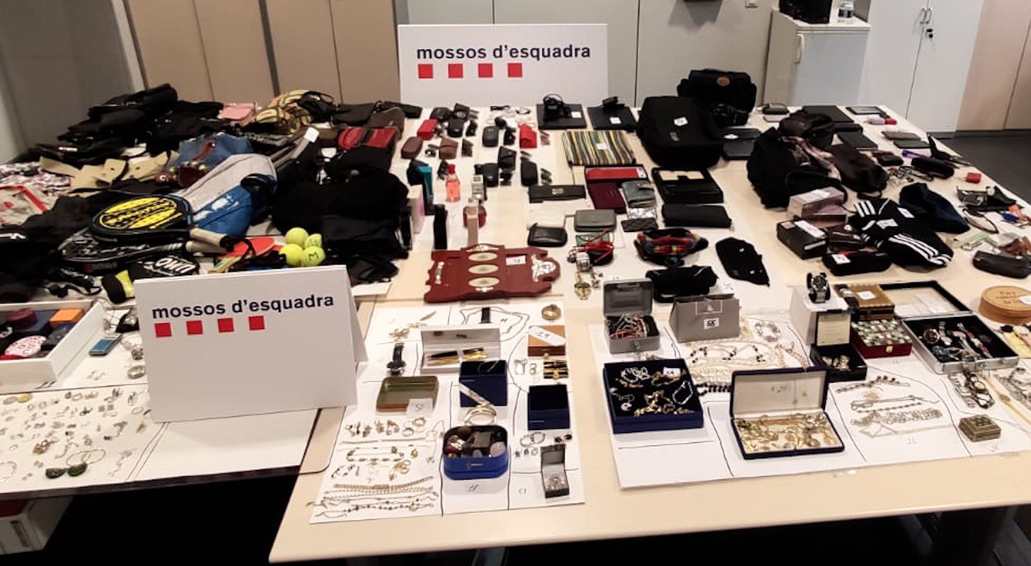 Material recuperat que el jove va robar a Barcelona / CME