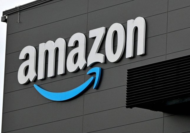 amazon logo (1)