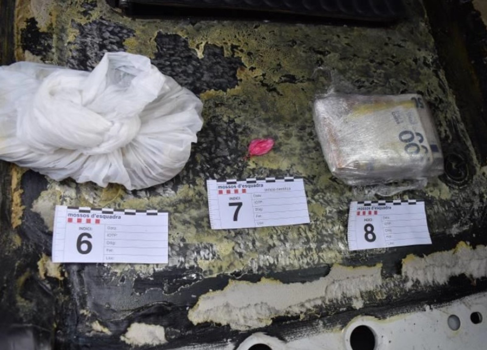 230214 NdP 019 RPP Los Mossos d'Esquadra intervienen un kilogramo de cocaína y 32.400 € en un vehículo en Lleida (1) (1)