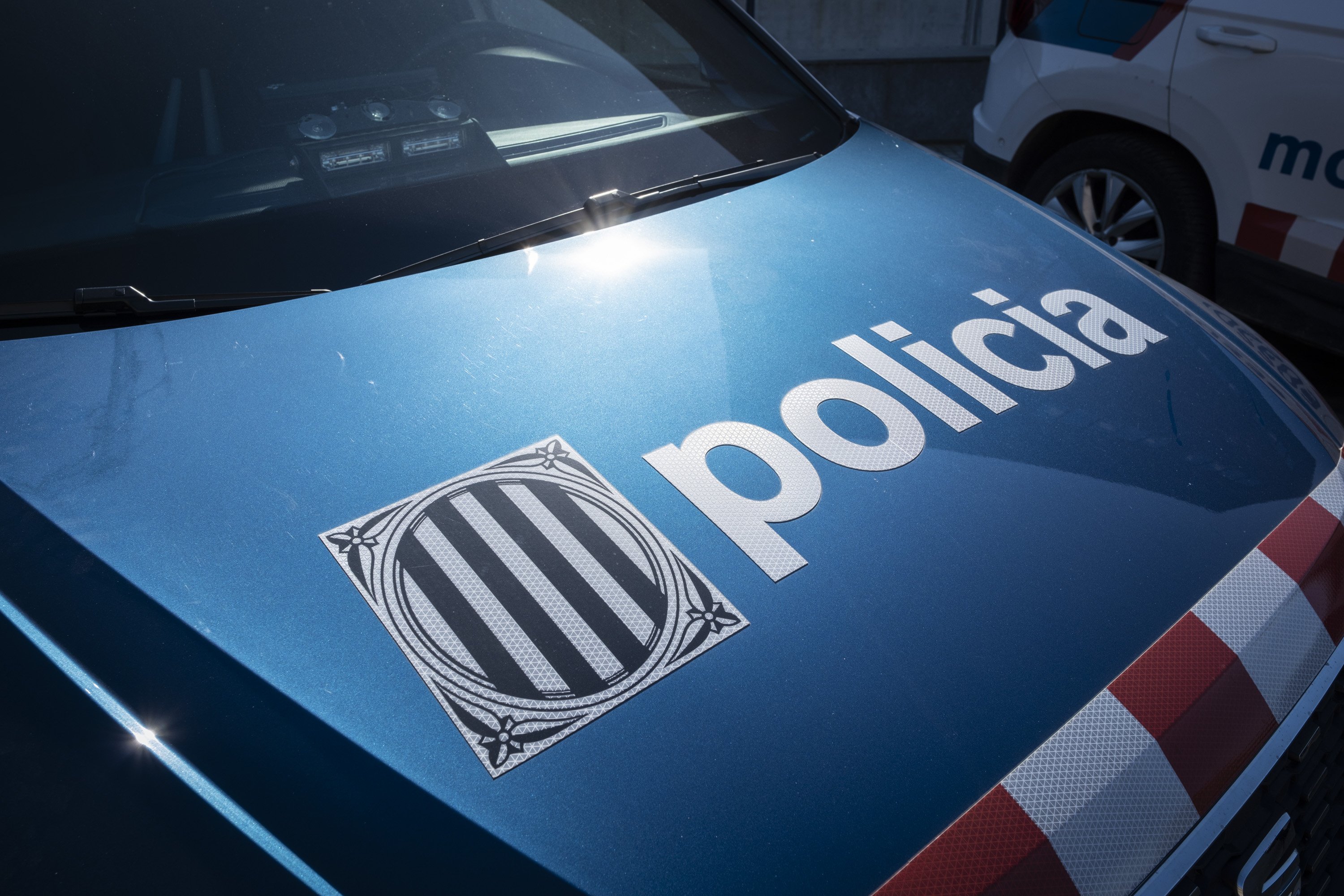 Nous uniformes mossos d'esquadra a Manresa cotxe  / Foto: Carlos Baglietto