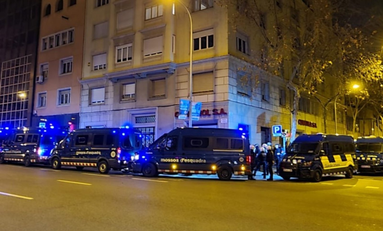 Batida Policial En La Discoteca Wanasah De Barcelona Drogas Armas Y