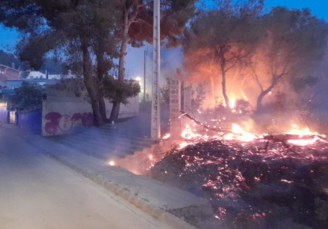 Incendi en una urbanització de Cubelles / AJUNTAMENT DE CUBELLES