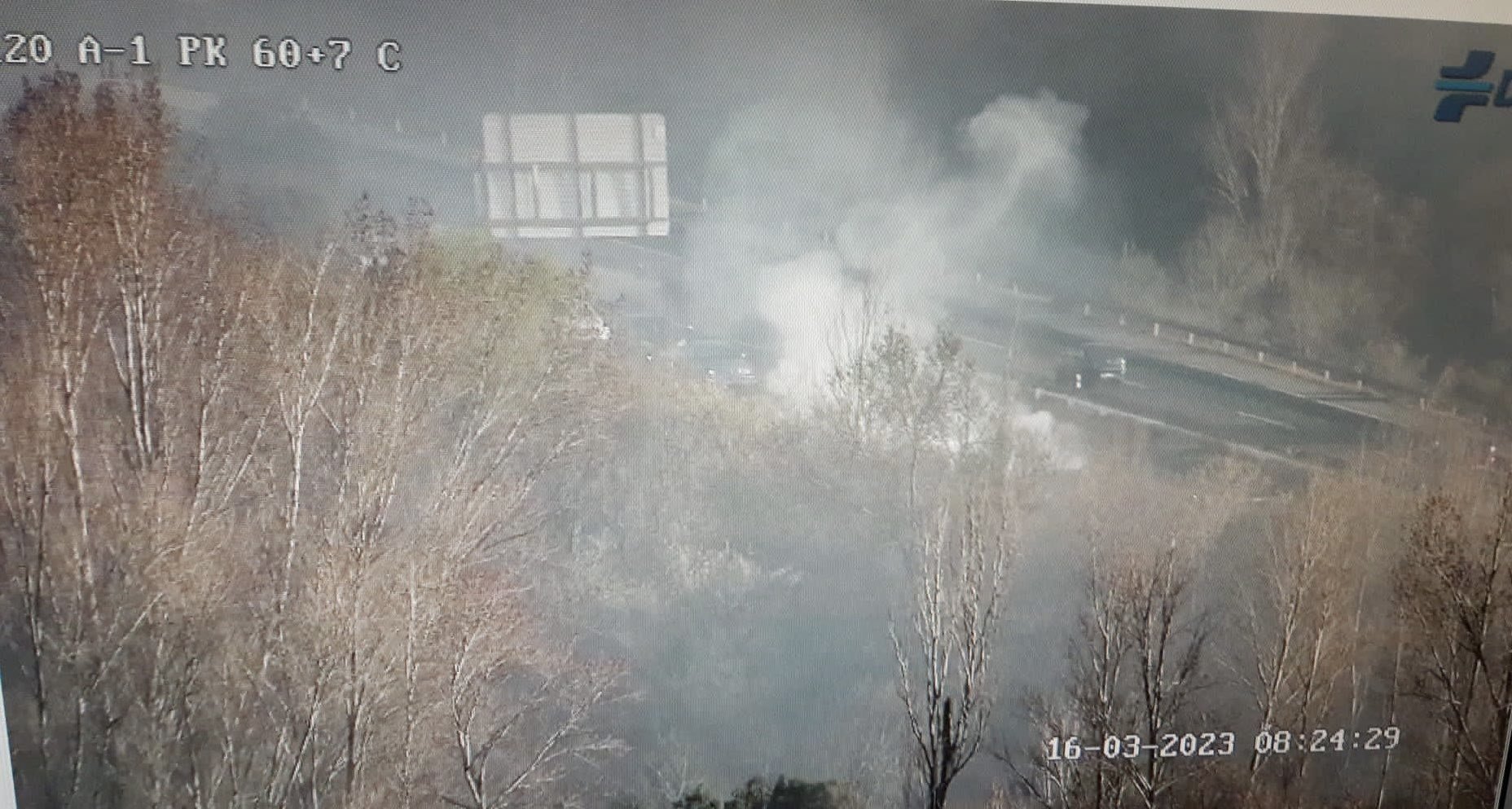 Incendi a l'autovia de Madrid aquest matí de dijous