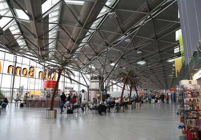 Cologne Bonn Airport 2014 09 01 (1) sa