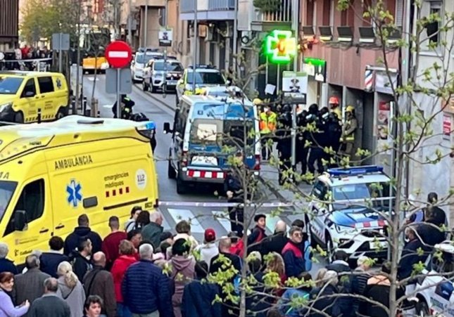 Els serveis d'emergències desplaçats a Sant Boi de Llobregat