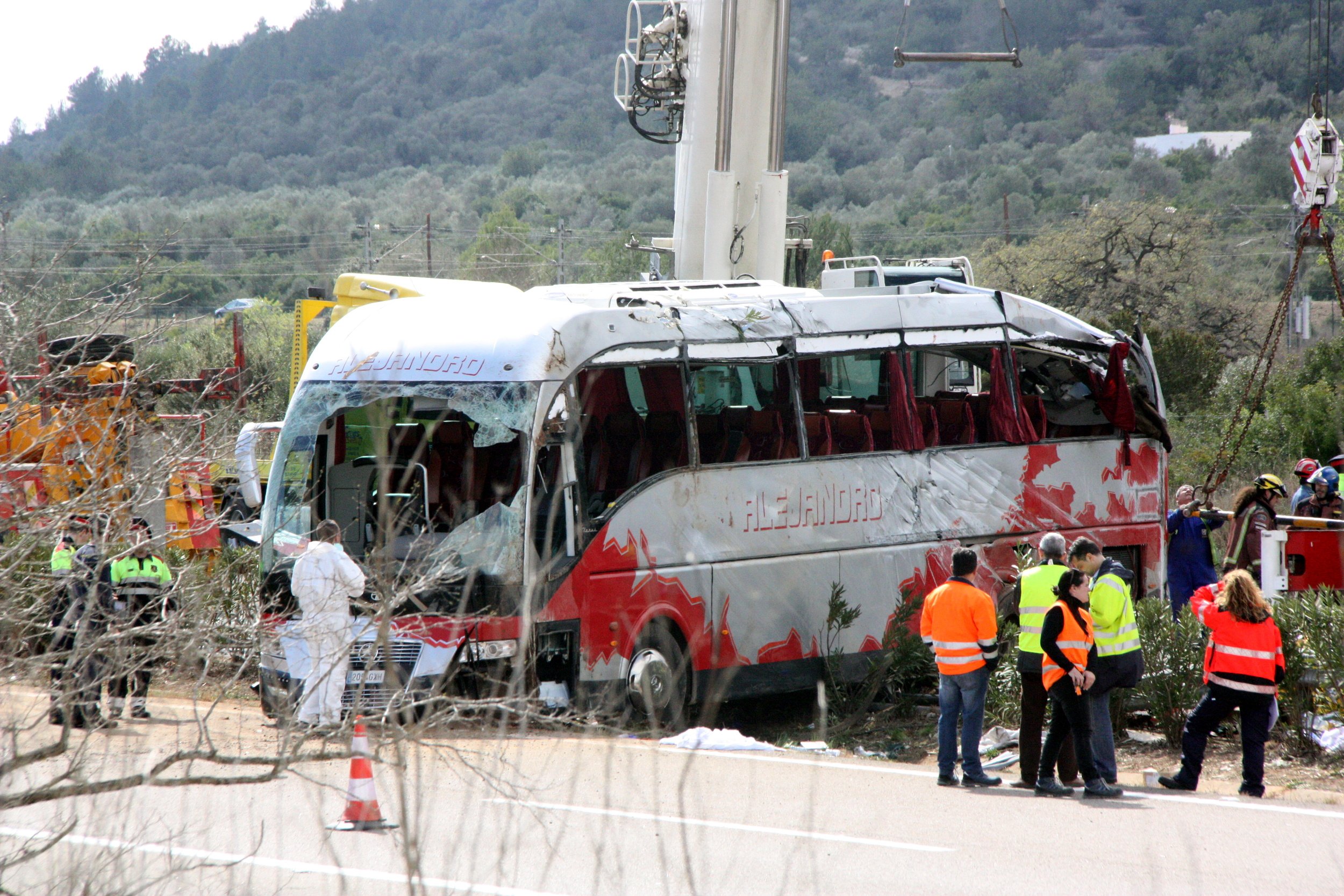 L'autocar accidentat a l'AP-7 a Freginals el 2016 / ROGER SEGURA - ACN