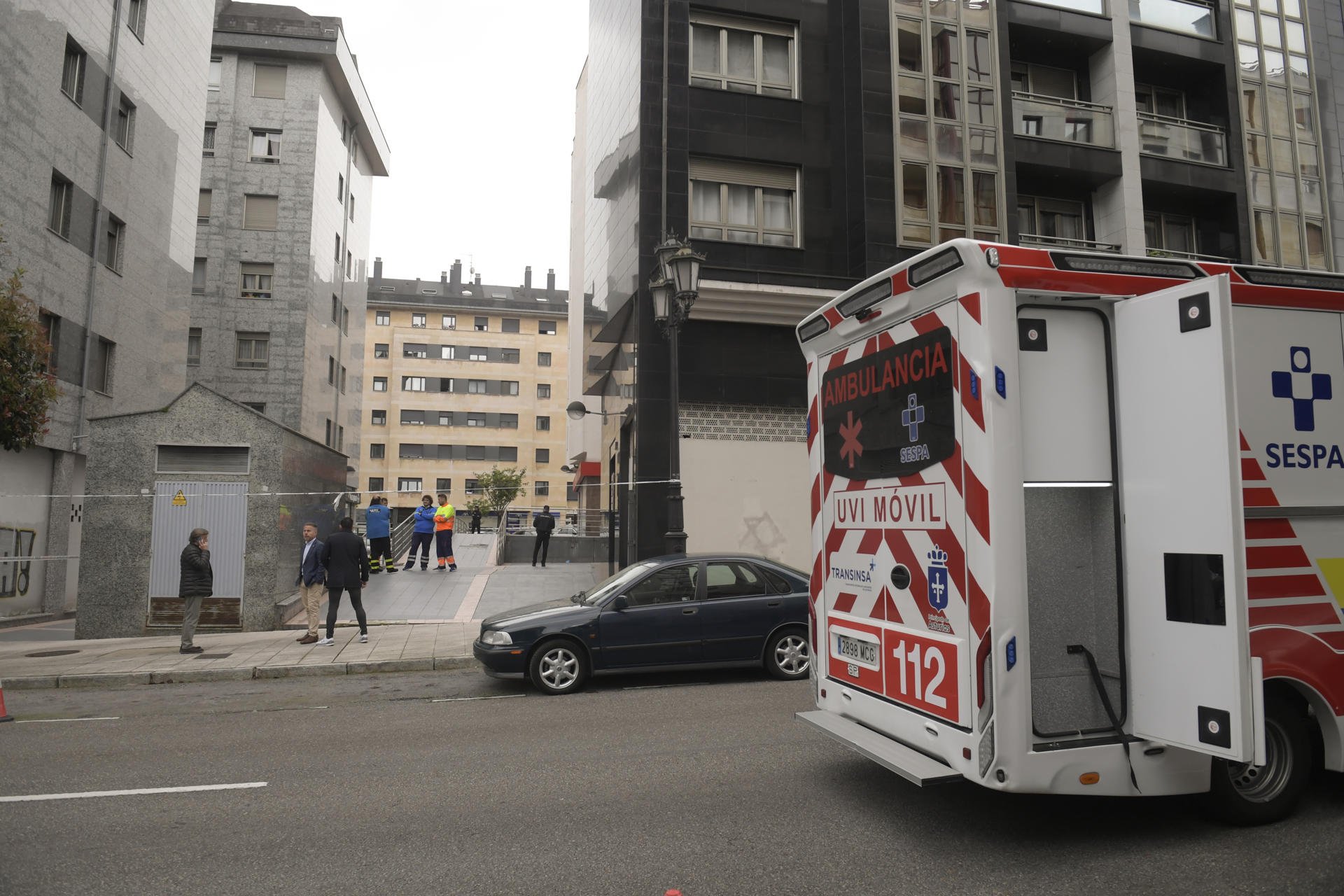 Edifici d'on han caigut i han mort les dues nenes aquest divendres a Oviedo / ELOY ALONSO - EFE