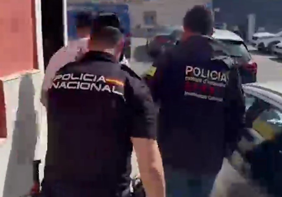 Detenció d'un dels integrants del clan bosnià per part de la Policia Nacional i els Mossos d'Esquadra / CME - CNP