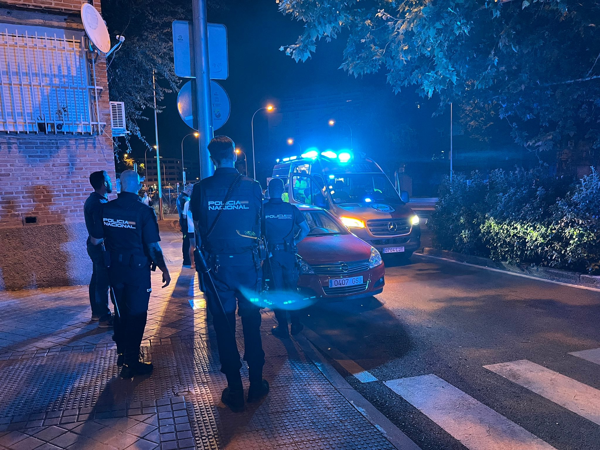 Vecinos Heroicos En Madrid: Salvan La Vida A Una Mujer A Punto De Ser ...