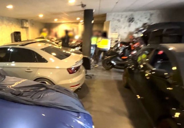 Els cotxes de luxe trobats durant la detenció de la Policia Nacional / CNP