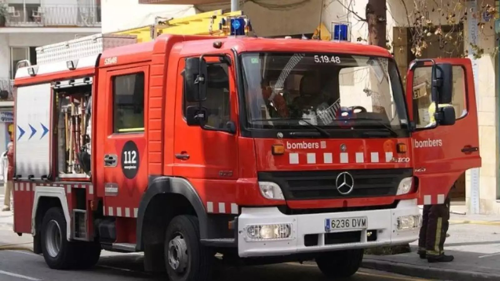 Quatre ferits en explotar un fogonet per rostir en un restaurant de Viladecans