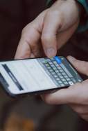 mobil telefon unsplash Eugene Chystiakov