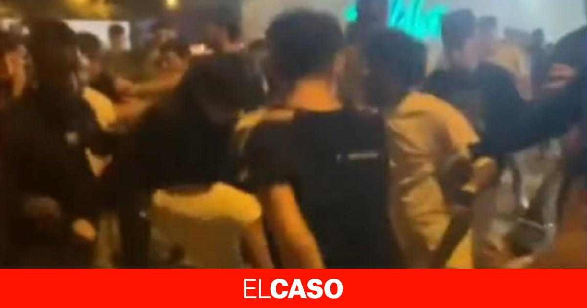 Batalla Campal Delante De Una Discoteca De Lleida: Decenas De Jóvenes ...