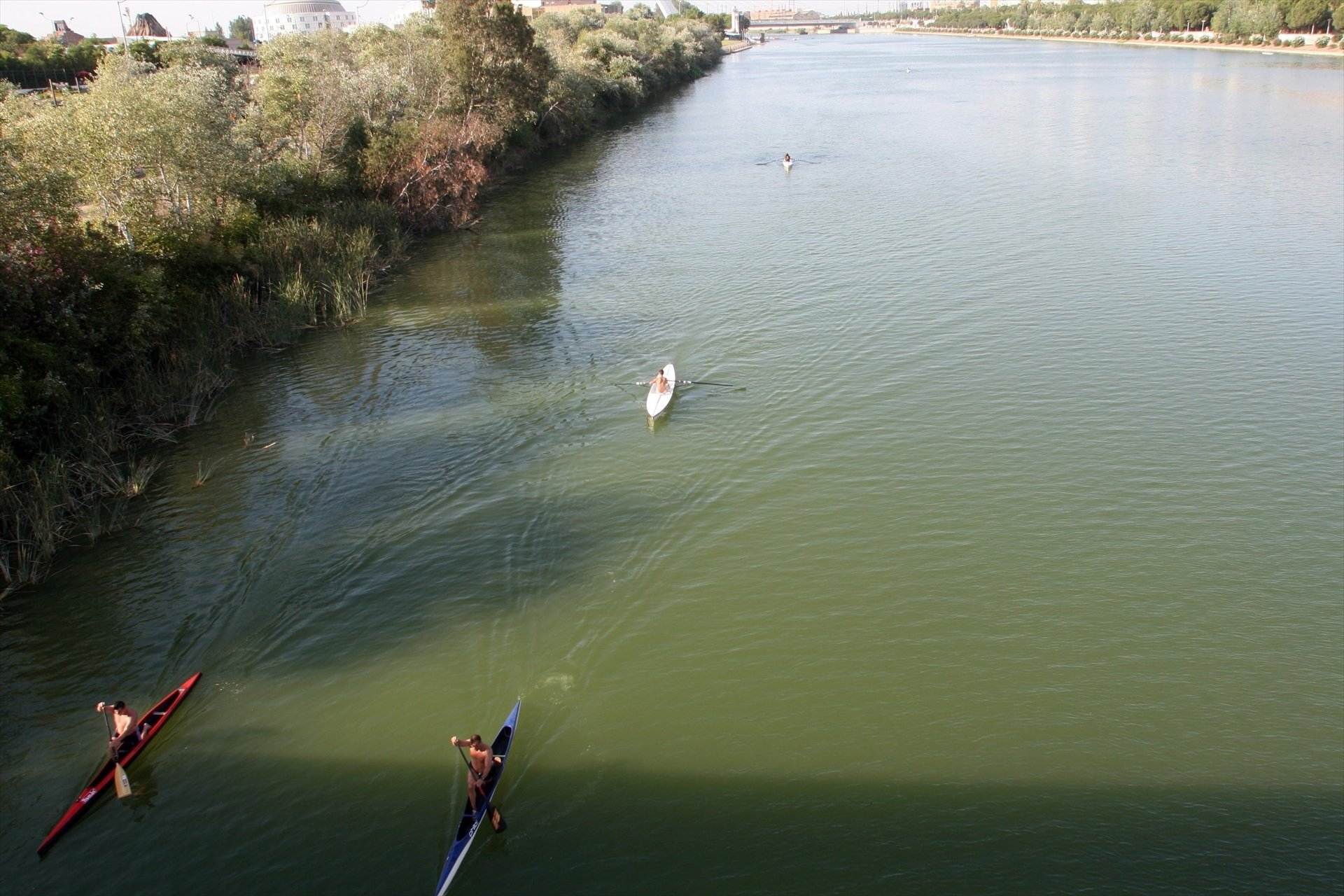 Río Guadalquivir a su paso por Sevilla, en una imagen de archivo / EUROPA PRESS