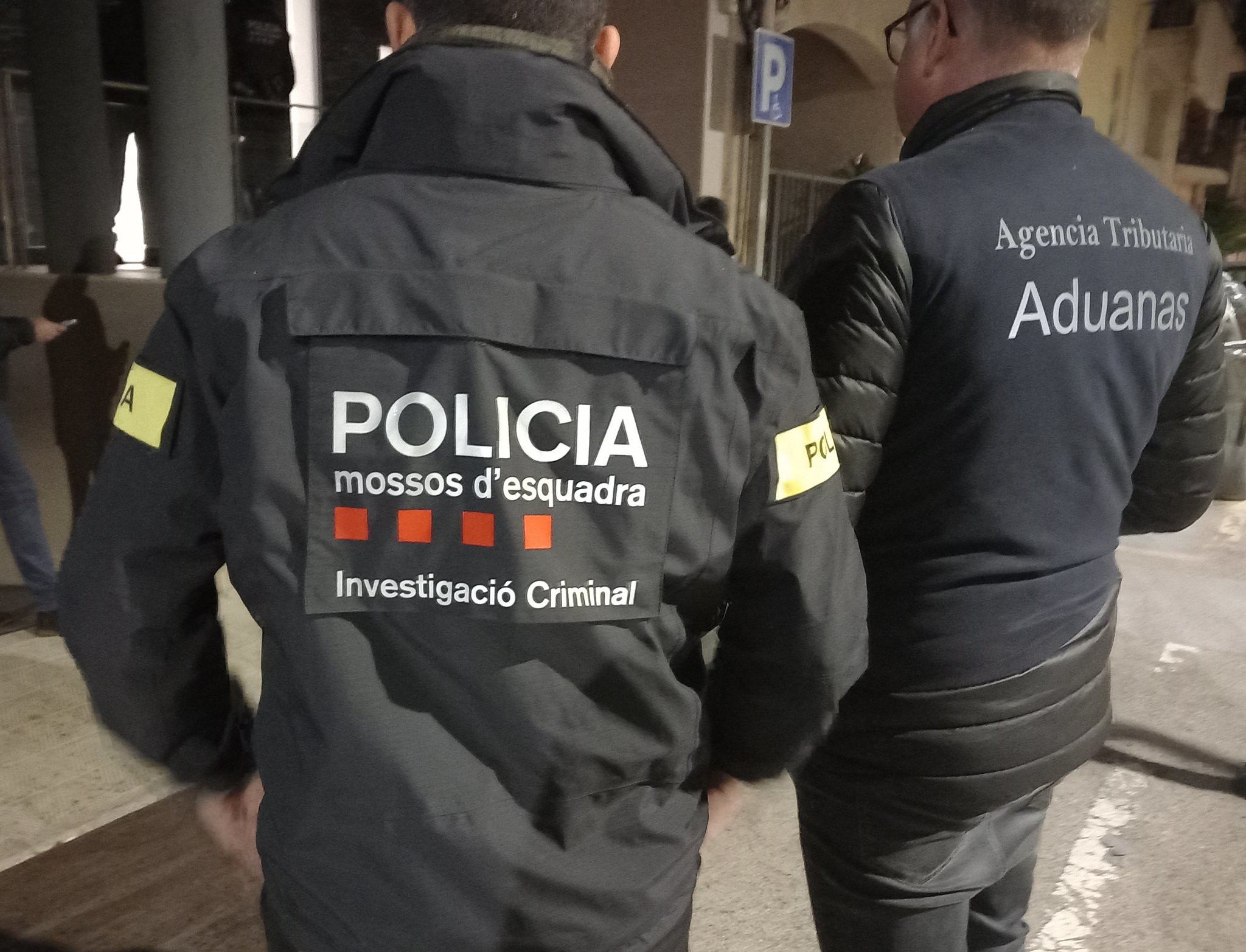 Mossos y vigilancia aduanera de la Agencia Tributaria al operativo antidroga de Figueres / CME