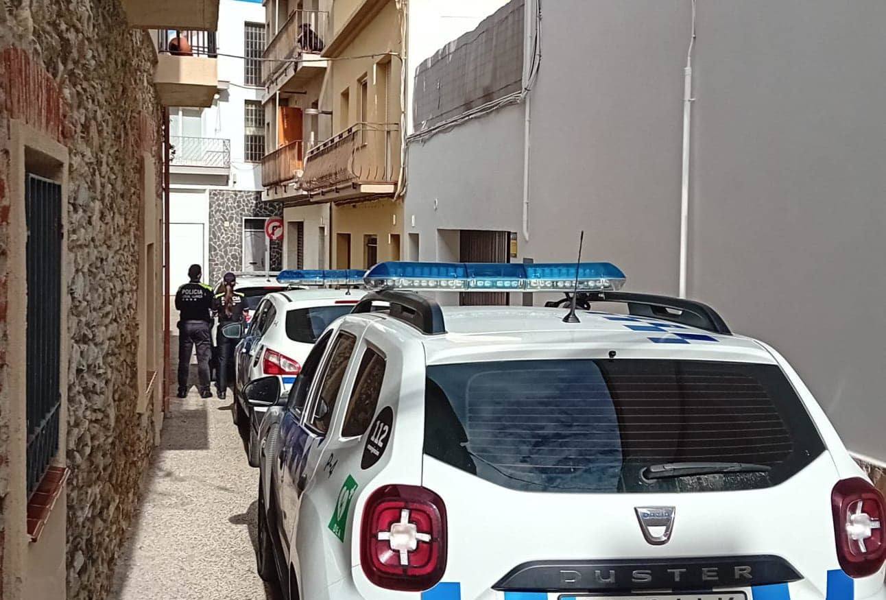 La Policía Local de Llançà en una de sus actuaciones / ACN