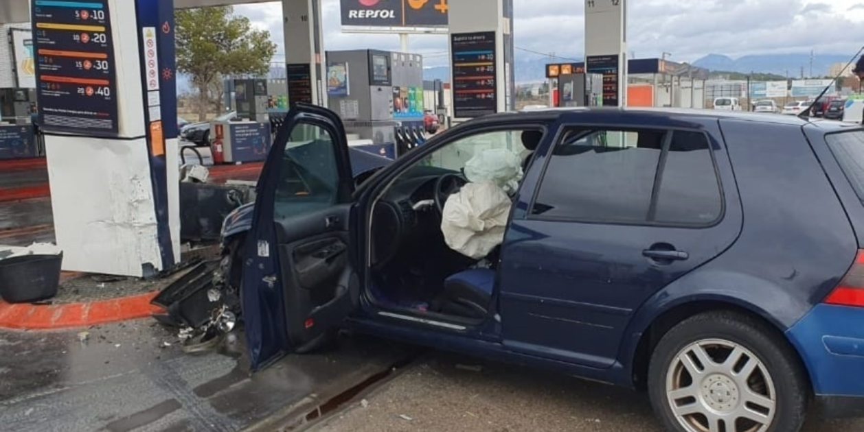 Un conductor drogado con el hijo de 3 años en el coche se estampa ...