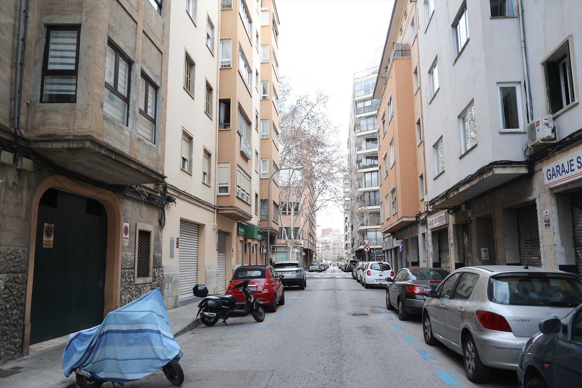 La calle donde un hombre ha agredido presuntamente a martillazos a una mujer, a 30 de enero de 2024, en Palma / ISAAC BUJ - EUROPA PRESS