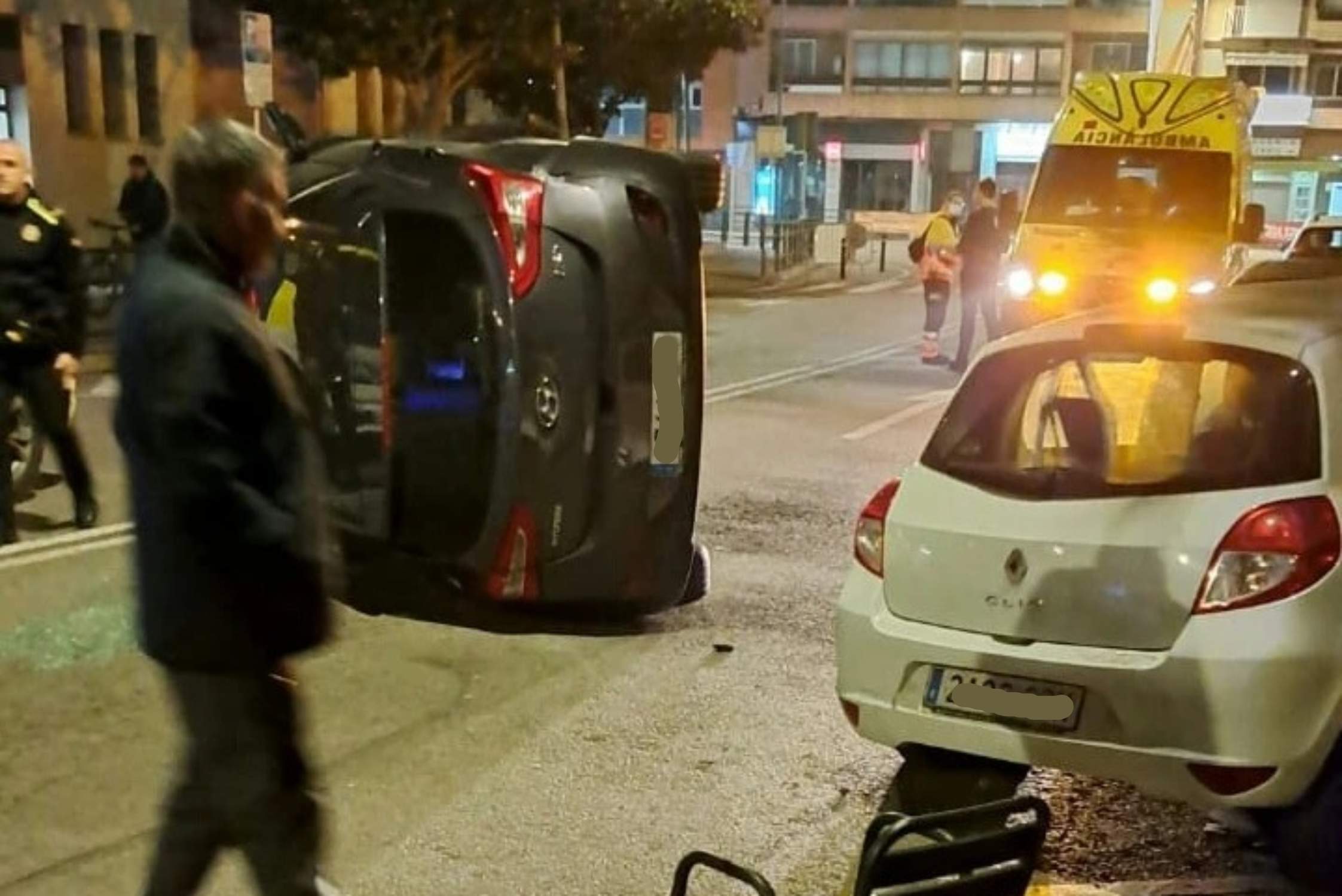 coche volcado palamos anti-radar breña