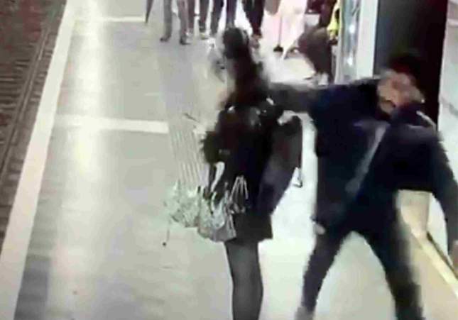 agressio camp arpa metro barcelona