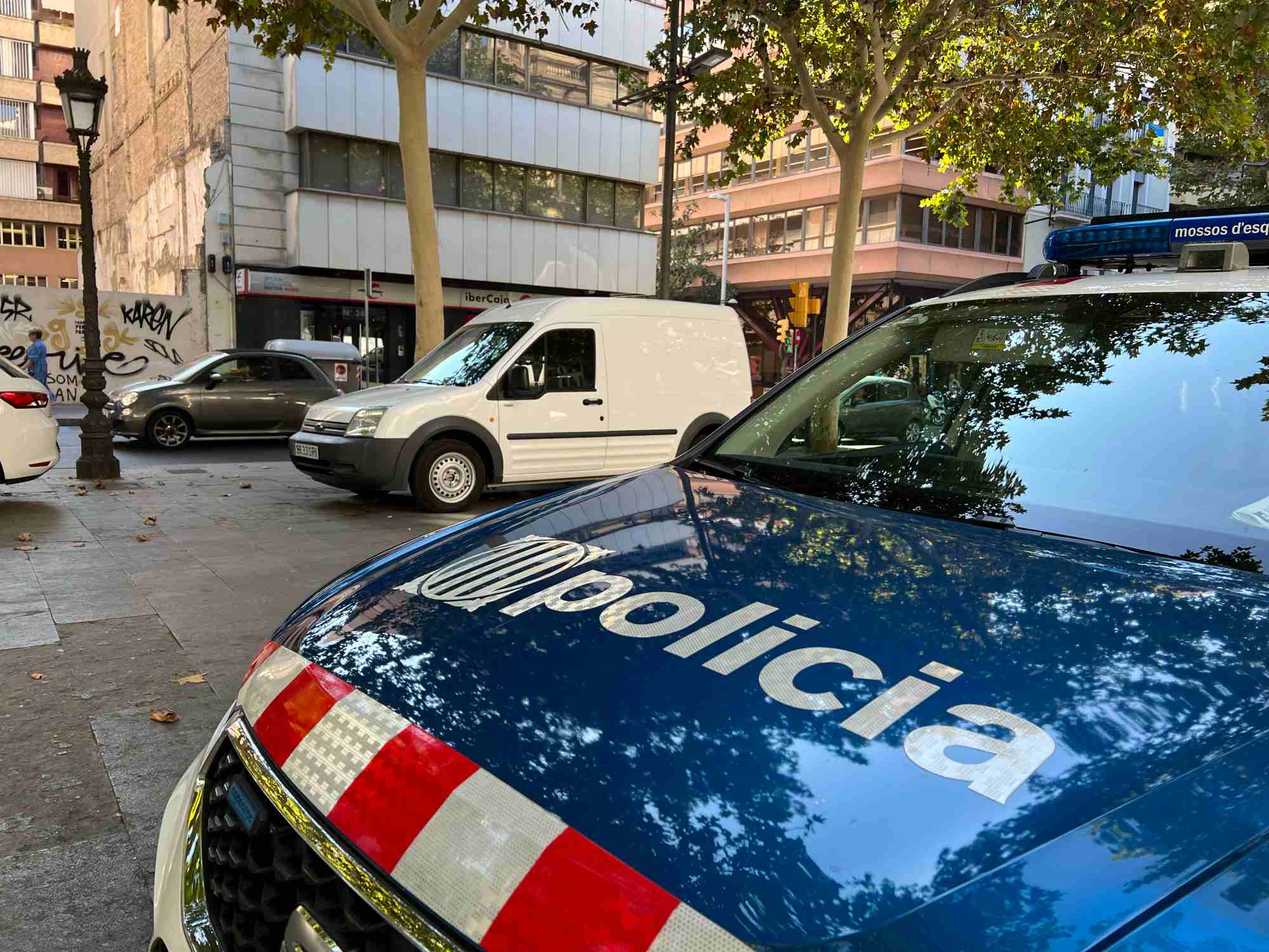 Alerta de robatoris a avis a Barcelona: entren als pisos vestits d'electricistes i s'emporten joies i diners