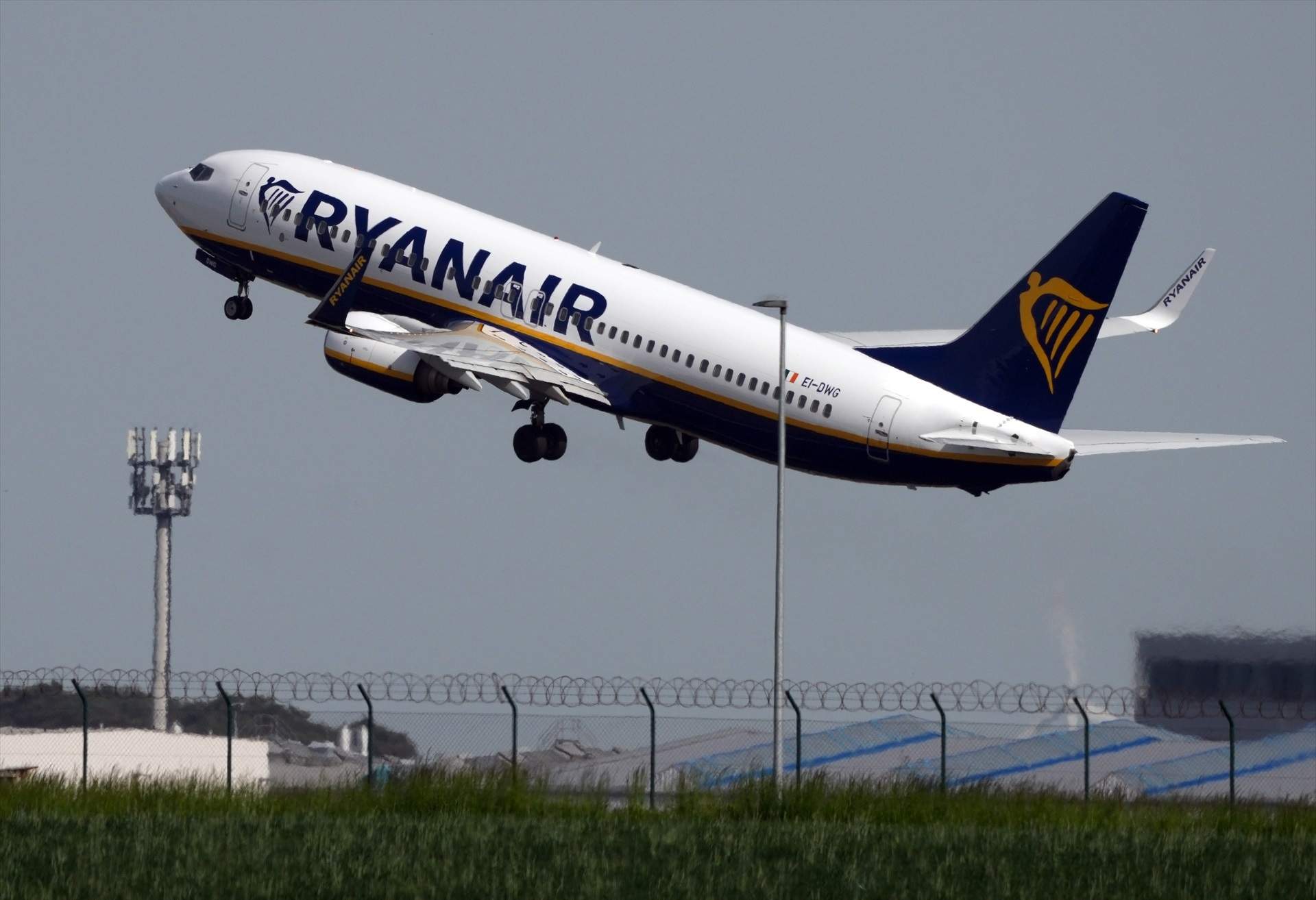 Un avión de Ryanair en una imagen de archivo /  Soeren Stache, dpa