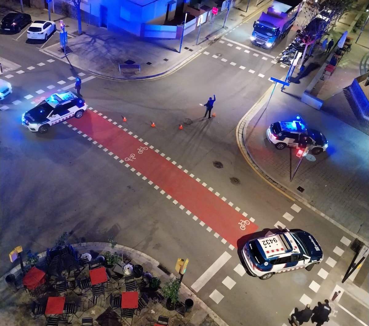 Trets nocturns a Sant Feliu de Llobregat: disparen des d'un vehicle contra la façana d'un edifici