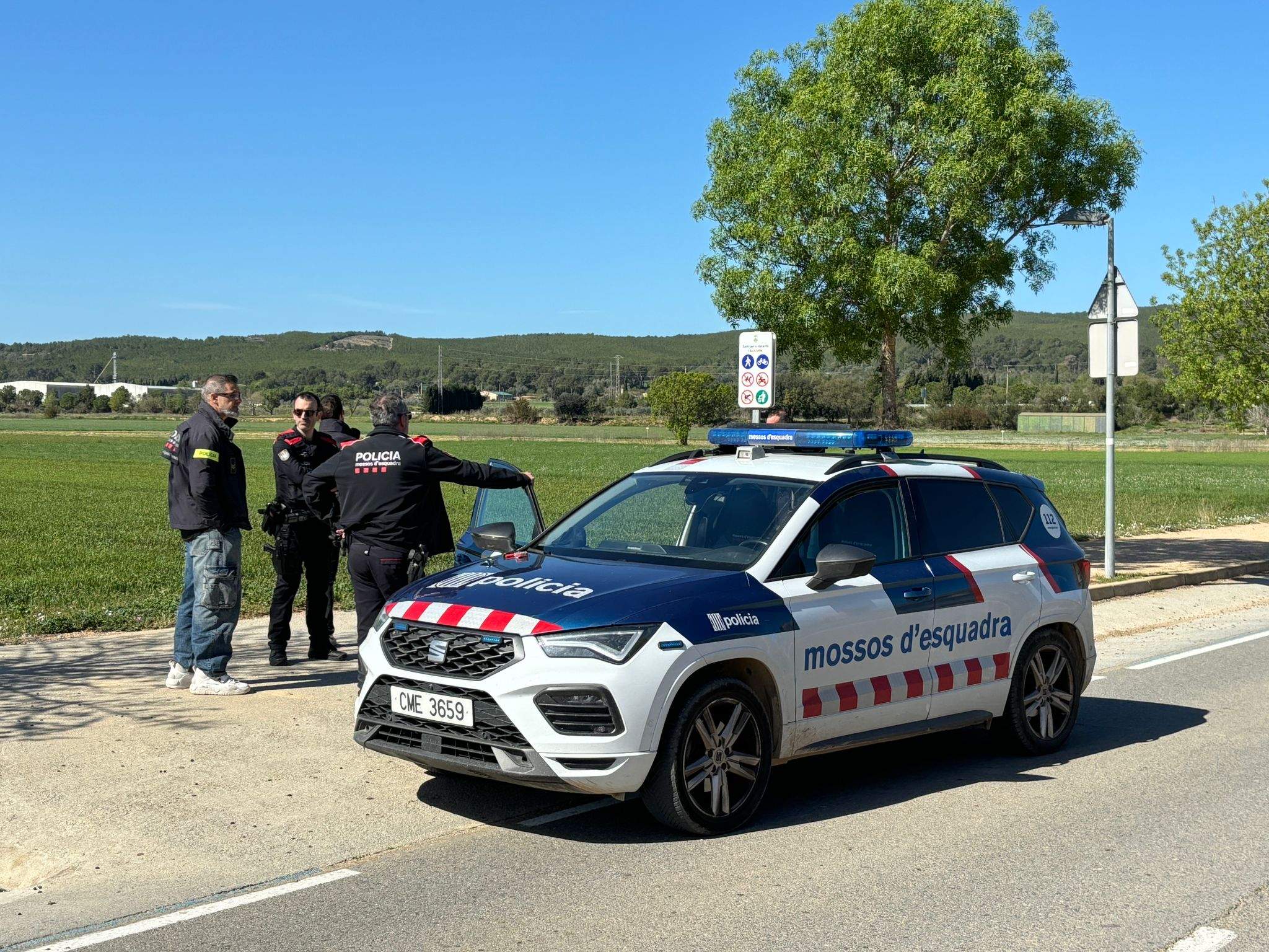 Moment de la detenció a Albons, molt a prop de Bellcaire d'Empordà / GRS