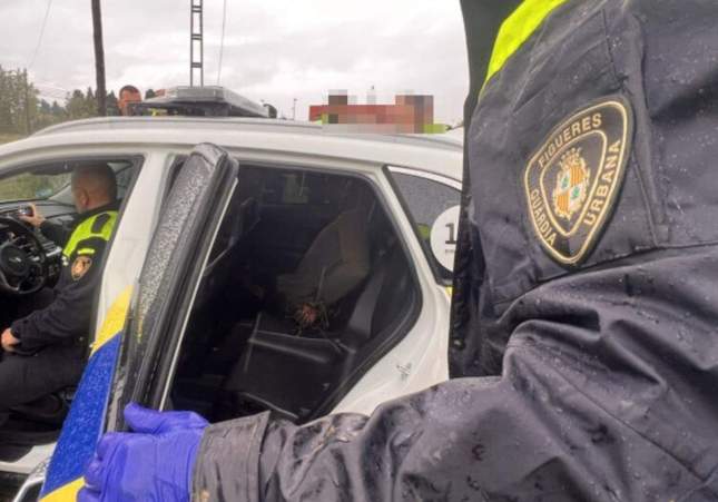L'agressor detingut / Guàrdia Urbana de Figueres